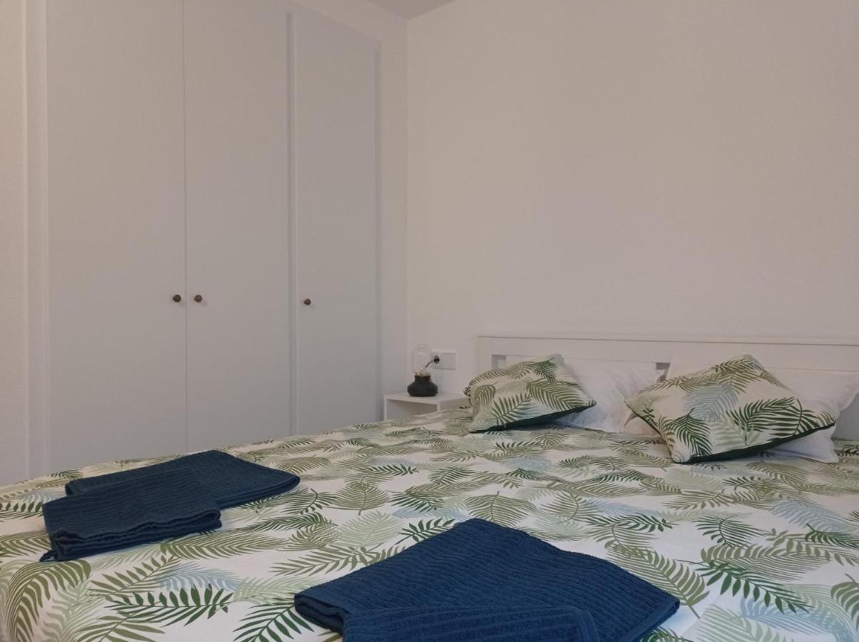 Davant Mar - Apartamento Con Terraza A Pie De Playa Roses Extérieur photo